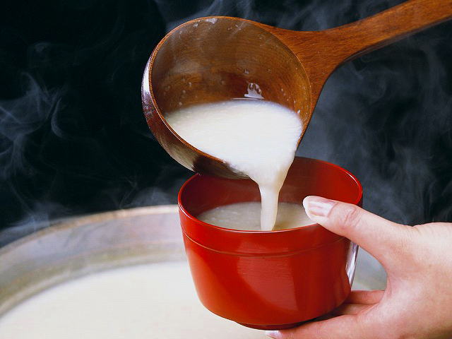 酒粕の人気レシピ!加熱はしないで!鍋・漬物・味噌汁・粕漬け・甘酒の作り方など